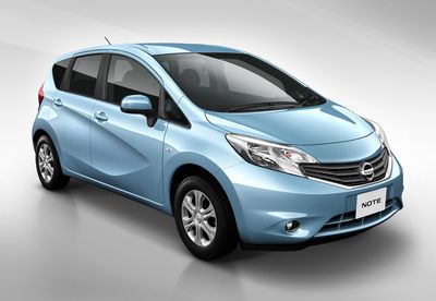 Автостекла Nissan Note II c установкой в Москве